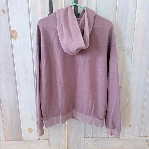 ALO YOGA Chill Vintage Wash Hoodie - Woodrose Wash - Picture 2 of 7